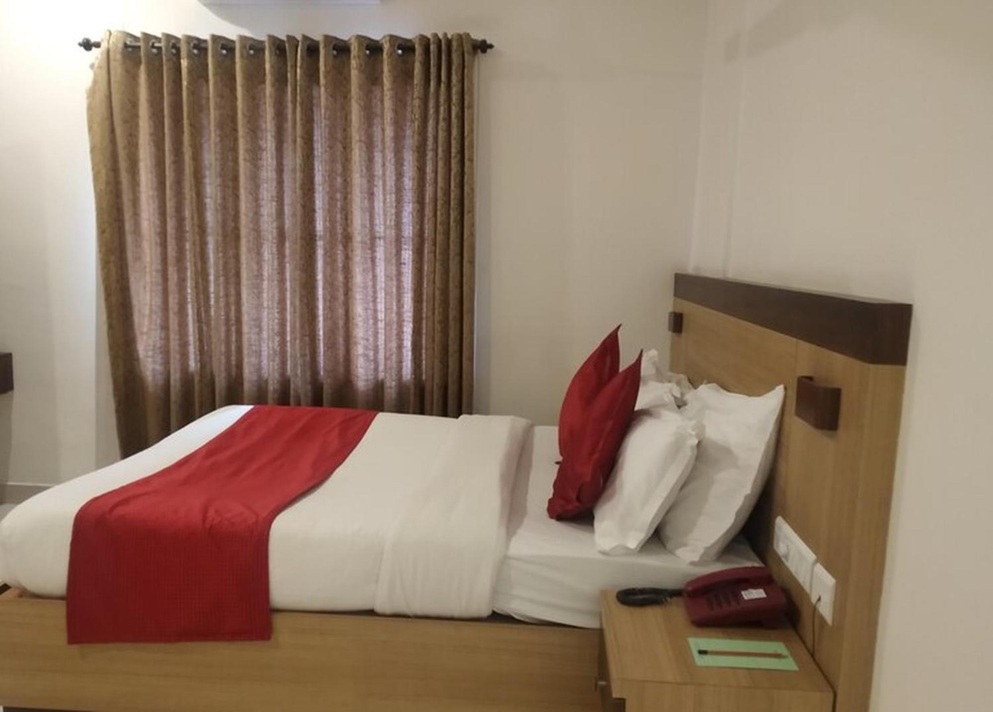 Prayana Hotels Kochi Exteriör bild