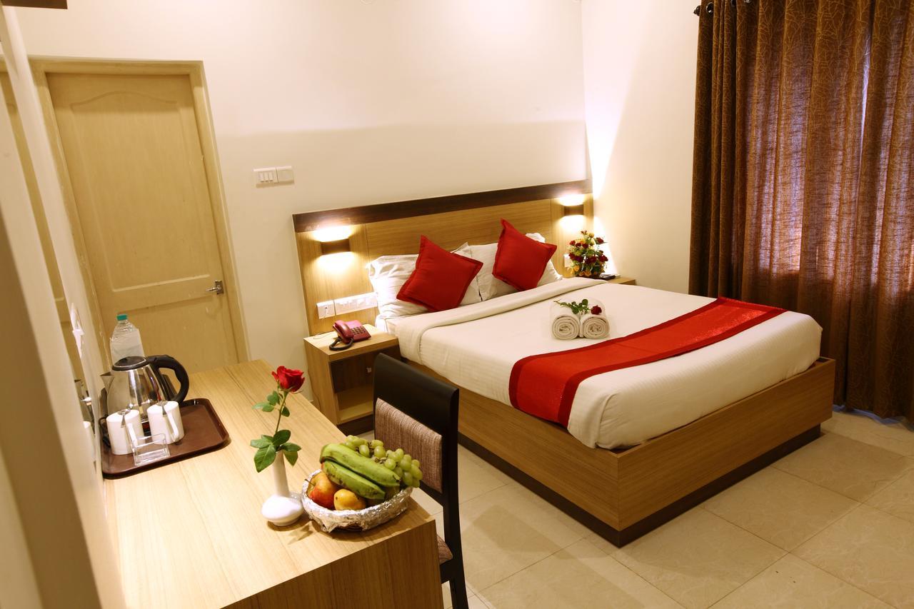 Prayana Hotels Kochi Exteriör bild