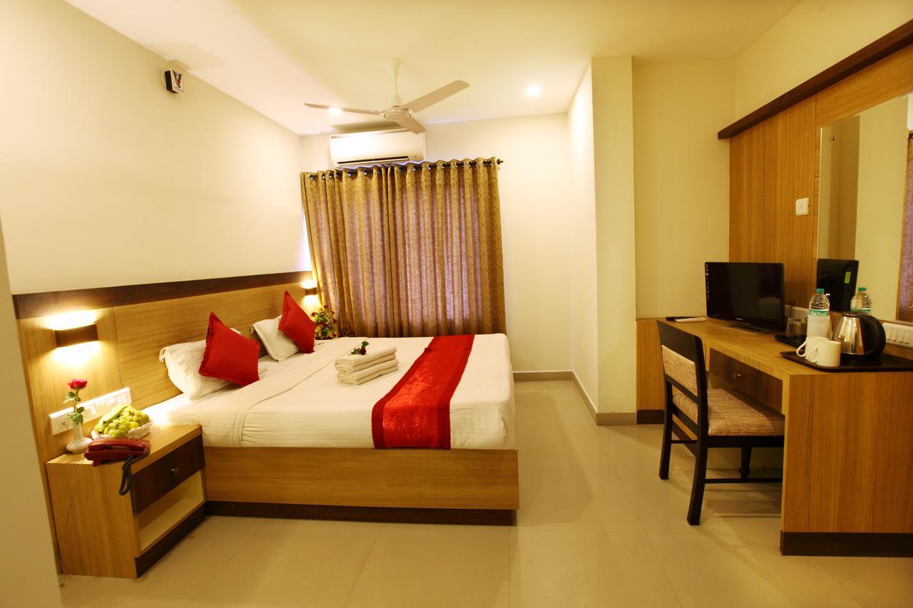 Prayana Hotels Kochi Exteriör bild