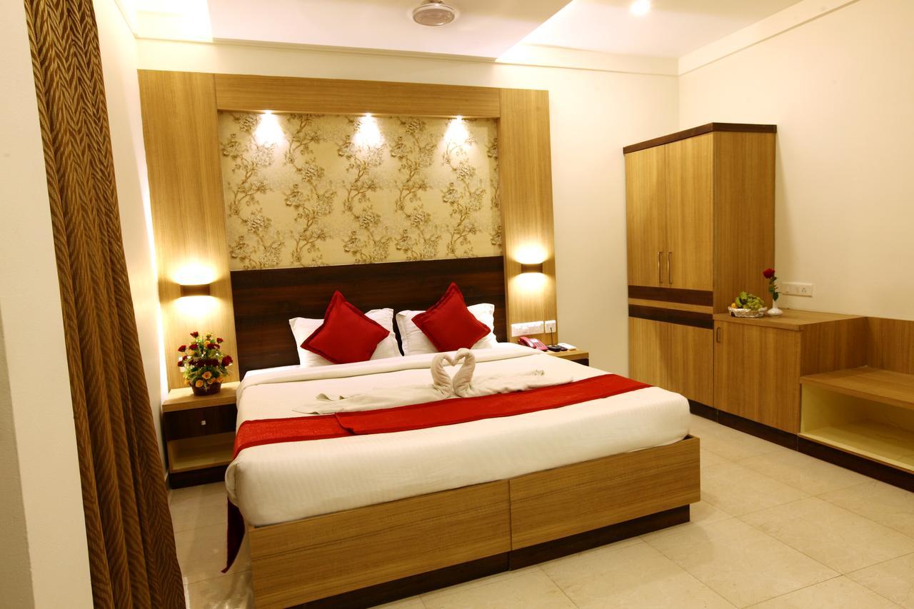 Prayana Hotels Kochi Exteriör bild