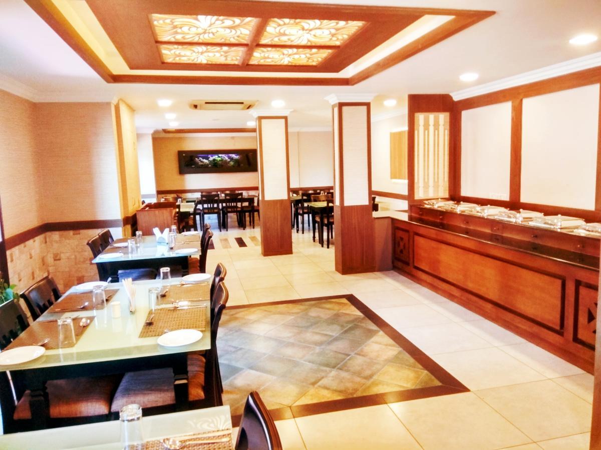 Prayana Hotels Kochi Exteriör bild
