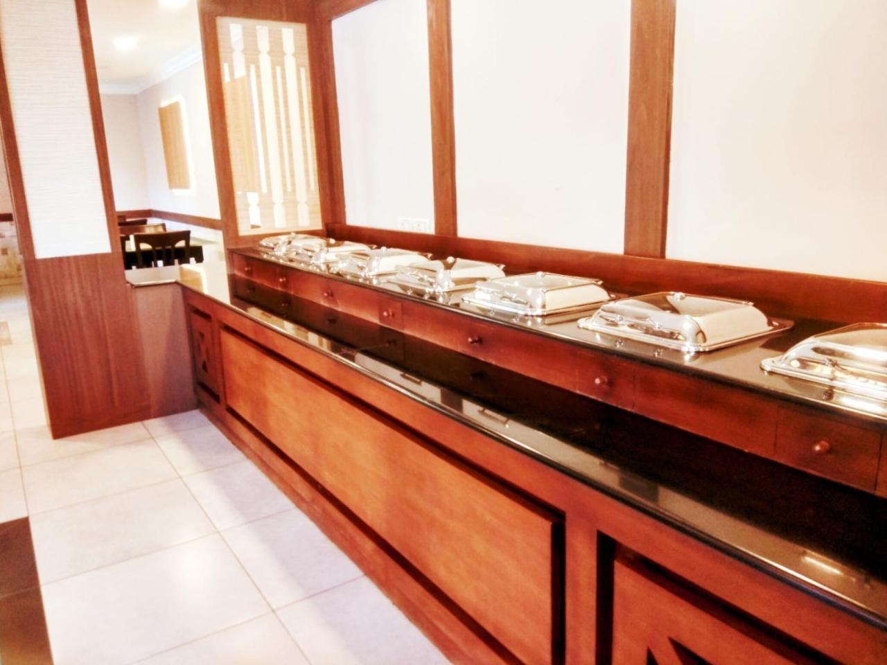Prayana Hotels Kochi Exteriör bild