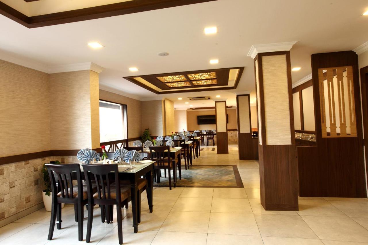 Prayana Hotels Kochi Exteriör bild