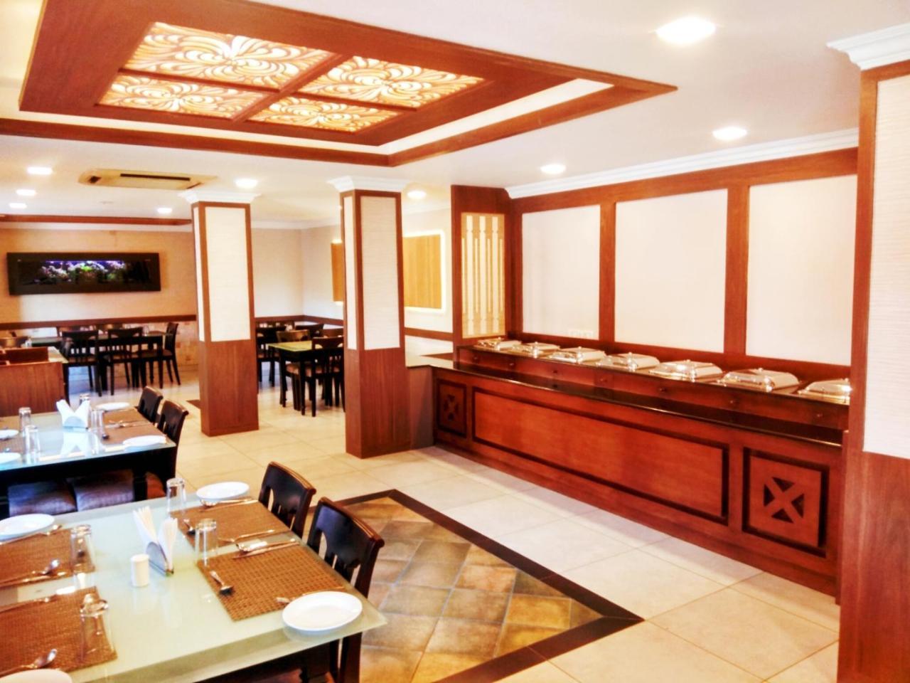 Prayana Hotels Kochi Exteriör bild
